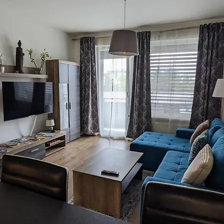 E2 Oldtown Luxury Apartment: Urban Comfort Apartment *