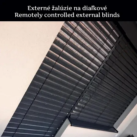 E2 Luxury Oldtown - 2x Parking, Foodstore, Pcscreen, Netflix, Unlimited Music, Crib, Babychair, Fastwifi, Aircon *