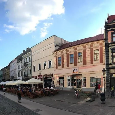 E2 Oldtown Luxury Apartment: Urban Comfort Apartmán Kosice