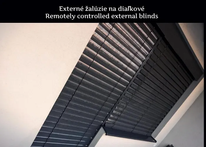 E2 Luxury Oldtown - 2x Parking, Foodstore, Pcscreen, Netflix, Unlimited Music, Crib, Babychair, Fastwifi, Aircon *