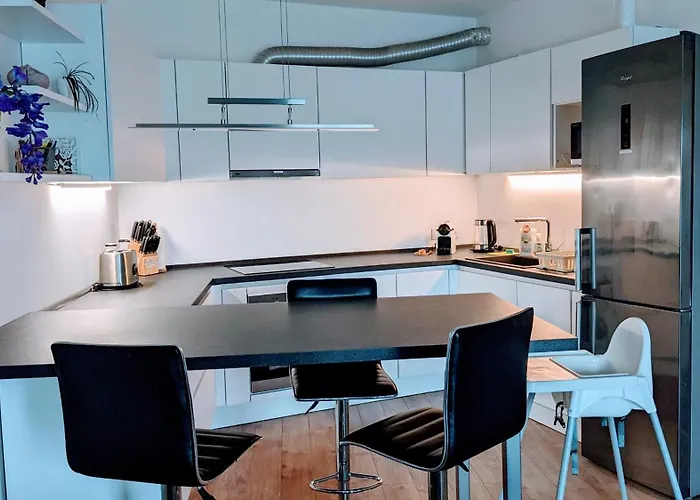 Διαμέρισμα E2 Luxury Oldtown - 2x Parking, Foodstore, Pcscreen, Netflix, Unlimited Music, Crib, Babychair, Fastwifi, Aircon Košice