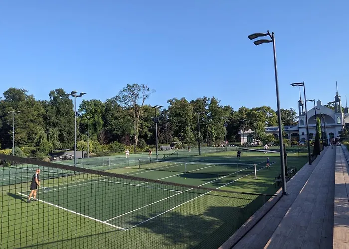 E2 Luxury Oldtown - 2x Parking, Foodstore, Pcscreen, Netflix, Unlimited Music, Crib, Babychair, Fastwifi, Aircon * Kösice