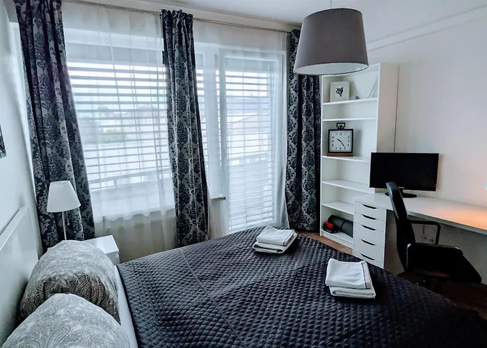 E2 Luxury Oldtown - 2x Parking, Foodstore, Pcscreen, Netflix, Unlimited Music, Crib, Babychair, Fastwifi, Aircon