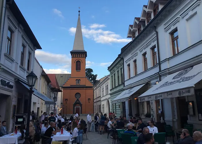 Διαμέρισμα E2 Luxury Oldtown - 2x Parking, Foodstore, Pcscreen, Netflix, Unlimited Music, Crib, Babychair, Fastwifi, Aircon